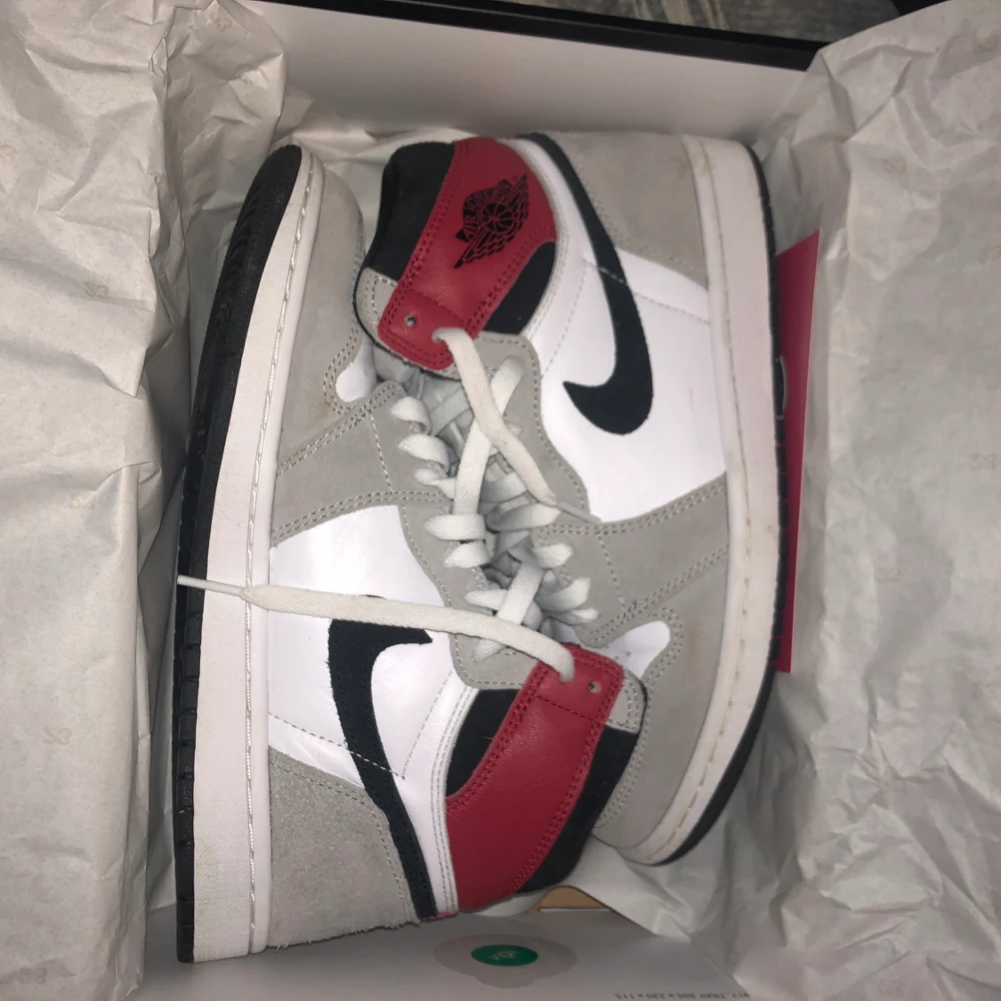 Jordan 1 Hugh Light Smoke Grey  - 90