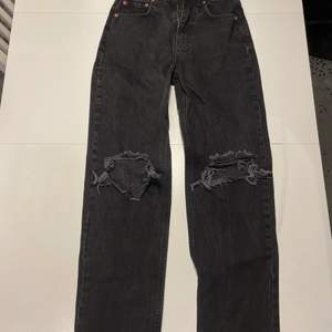 Jeans från Gina tricot i storlek 34. Fint skick