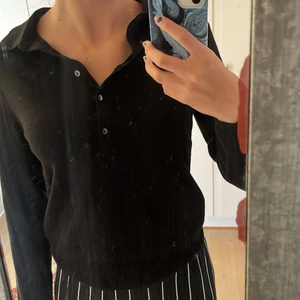 Svart tröja storlek XS - Tröja med krage från HM storlek XS