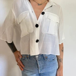 Linne skjorta - Linne skjorta i skönt material. Ej använd