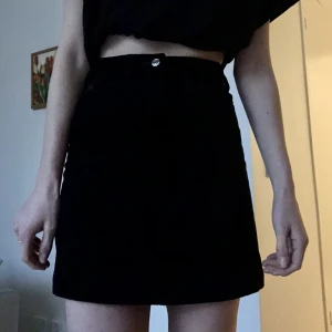 Manchesterkjol från Lacoste - Manchesterkjol från Lacoste. Supersnygg och i bra skick 💯