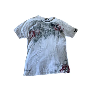 Mönstrad tischa - Snygg mönstrad t-shirt 