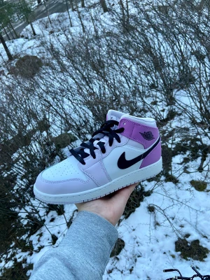 Jordan 1 Mid Grape  - Helt Nya! 38.5 EU