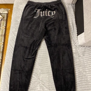 juicy couture byxor  - Helt ny!  Använd endast en gång.
