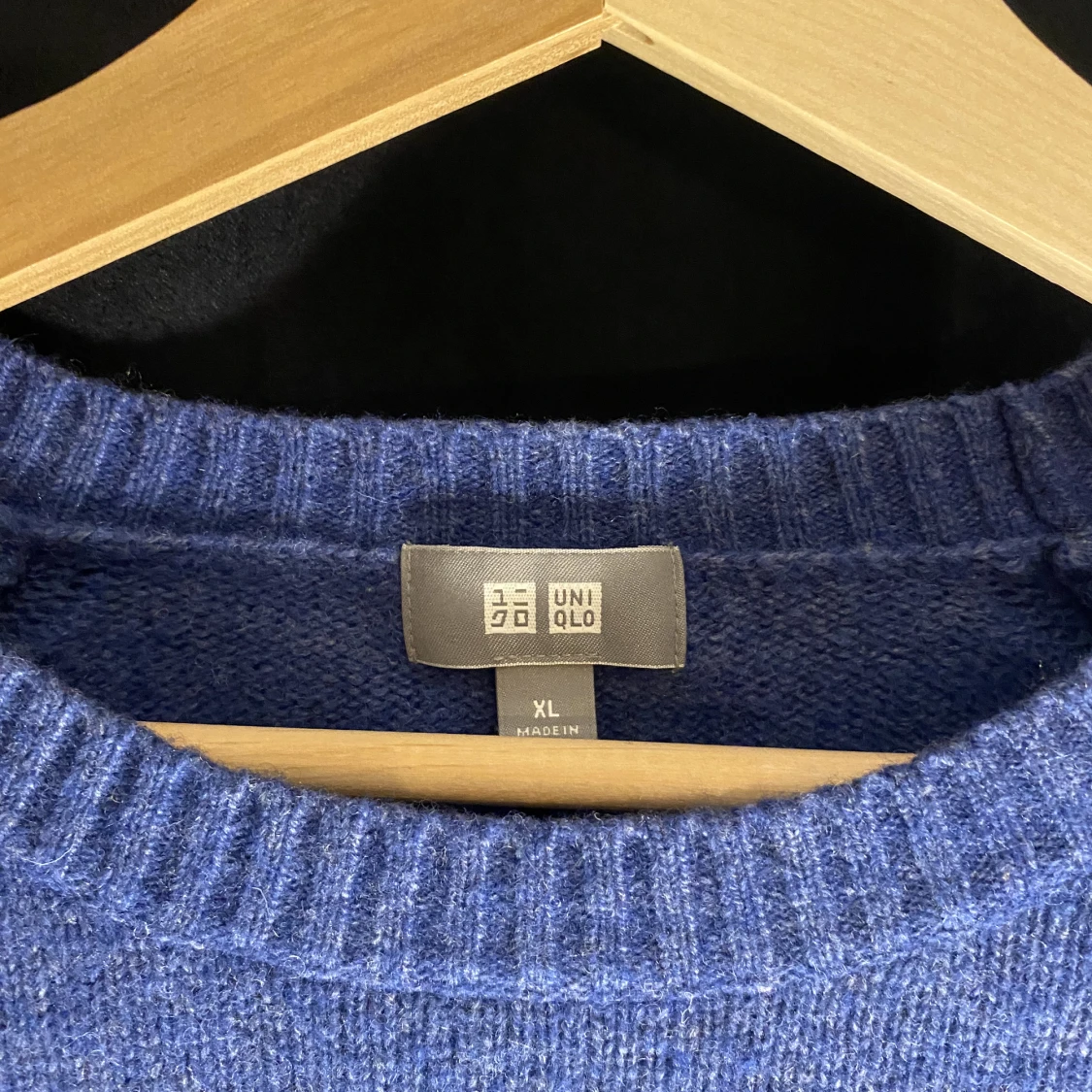 Knitted Sweater - 90