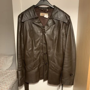 skinnjacka  - perfekt till våren!!