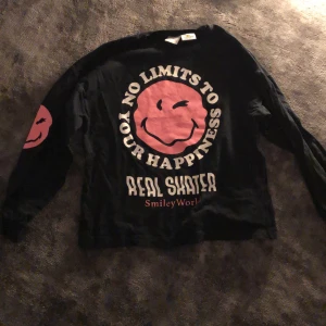 Zara tröja - Hej säljer denna zara tröjan med en smiley på