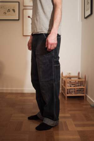 Fina jeans i storlek 31/32 från Carhartt. De är inköpta på Plick och är i fint skick, bortsätt från minimalt slitage längst ner på ena byxbenet. (Skicka dm för bild). Detta syns dock inte om man har dem uppvikta.