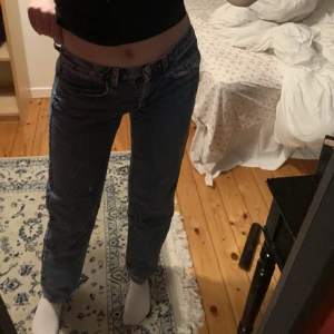 low waist straight leg jeans - så snygga!!
