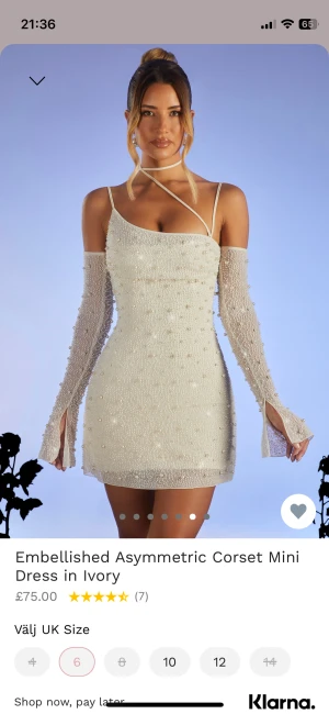 SOHO OHPOLLY KLÄNNING - Säljer min drömklönning för den inte passade mig🥲🥲 den är i storlek 8 vilket motsvarar 34-36/38 och är HELT NY och kommer med både boxen o handskarna. Perfekt för student efterfesten som jag skulle ha den till:(Orginalpriset är 75£ = 956kr men säljs 700kr