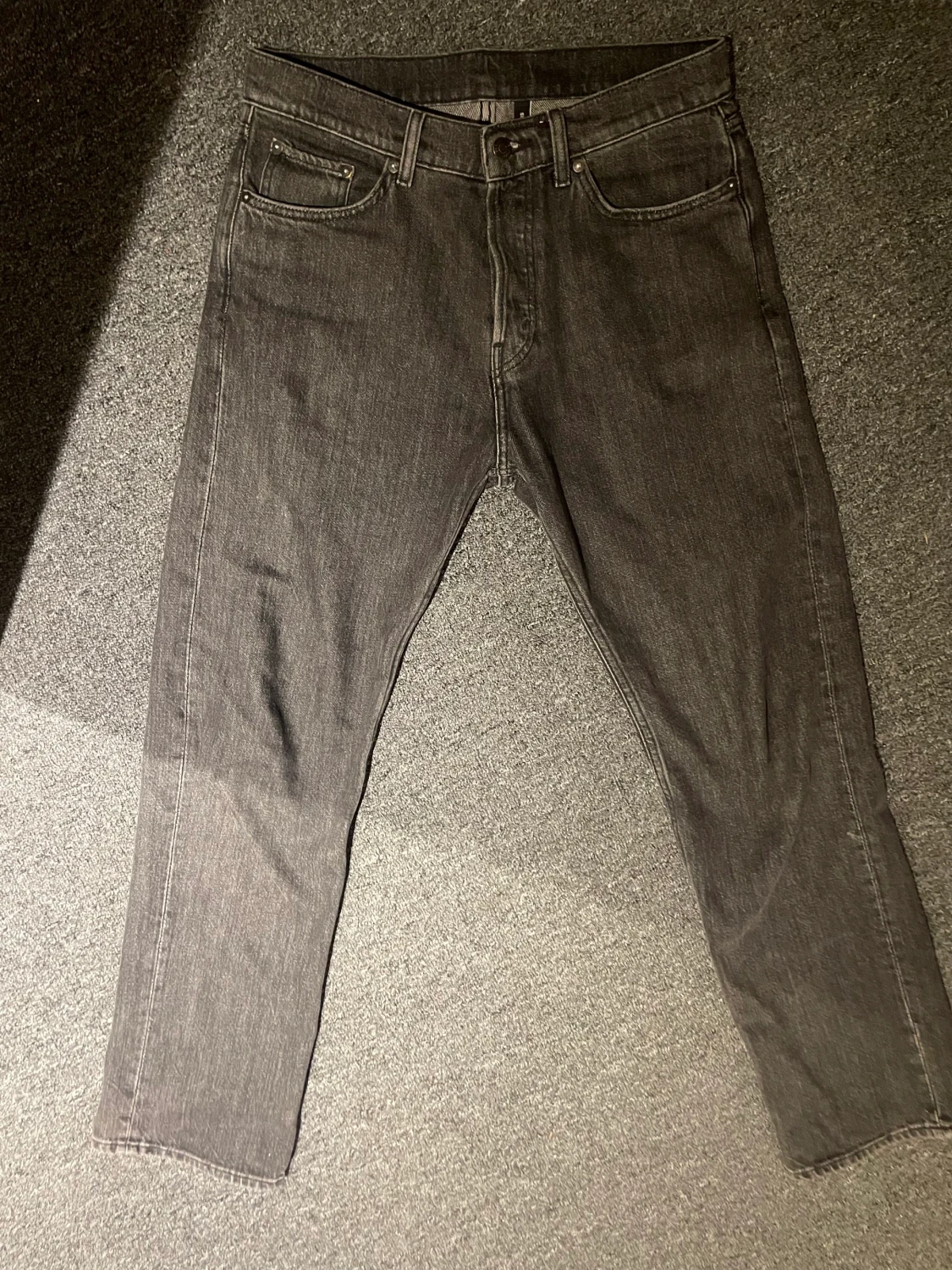 Weekday Space Relaxed Straight Jeans 