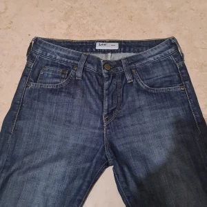Lee jeans - Lee jeans, straight leg.