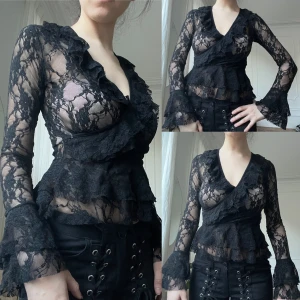 spetstopp - tar ej emot prisförslag/prutar ej!! storlek: S och passar även M. möts i stockholm eller fraktar 🖤