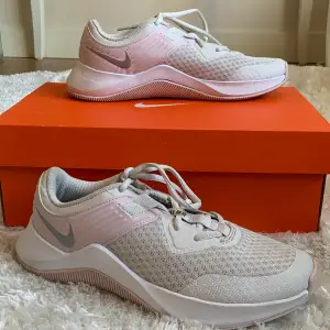 Very comfortable Nike Trainers/Sneakers, EUR size 37.5/US size 6.5 (fit perfect to size). Very good condition as they were only worn a few times.  