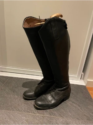 Ridstövlar - Ridstövlar i bra skick
