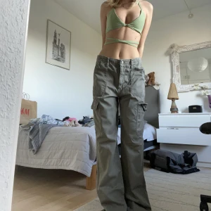 Cargo byxor  - Råkade köpa för stor storlek 