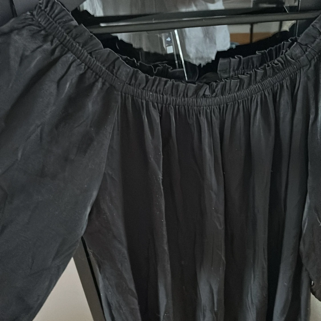 Klänning med knyt i rygg - 91