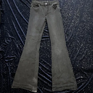 bell bottom svarta jeans - bellend svara bekväma jeans, stretchiga och väldigt långa