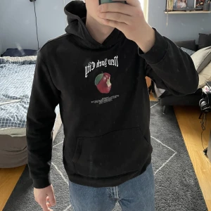 Hoodie - Svart Hoodie från Hm 