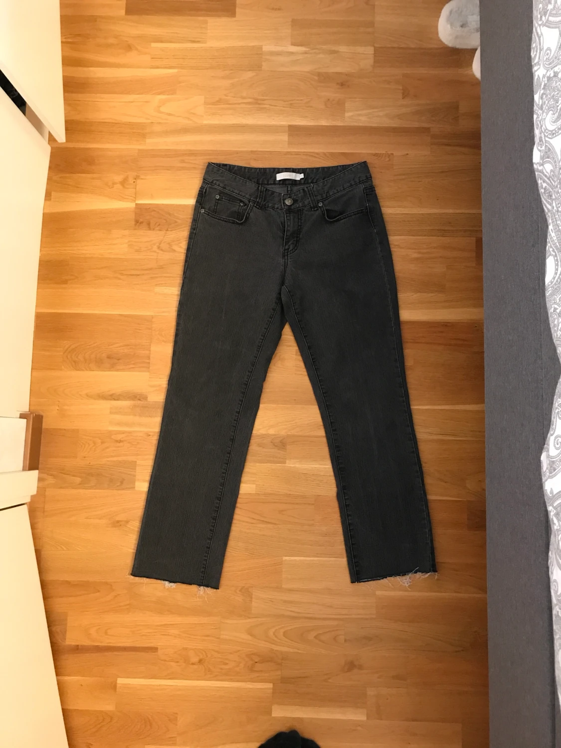 Svartgråa jeans