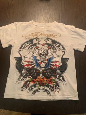 Ed hardy babytee - Ed hardy banytee. Bra skick. Passar xa/s