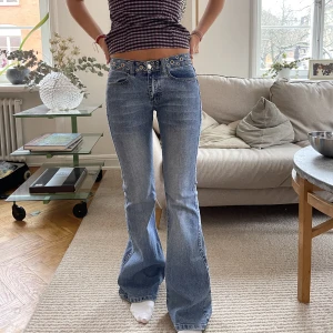  Low waisted jeans  - säljer dessa super snygga Low waisted Jens💘💘💘