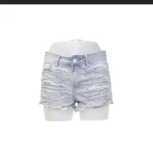 Skit coola ripped jeans shorts !