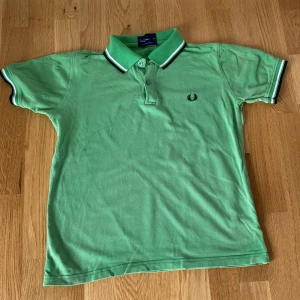 Fred Perry Piké  - Fred Perry piké Storlek: M, som en S i storlek