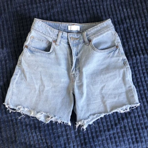 Shorts  - Ljusblåa shorts dom är köpta från h&m 