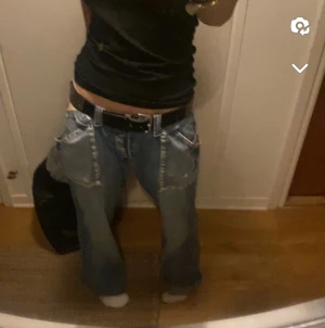 Replay jeans - Ett par snygga replay jeans som jag inte använt på senaste. Dom är baggy på mig som har strl S men sitter snyggt med ett bälte! 