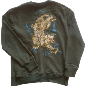 Arch Embroidered Tröja - .