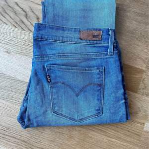 Levis Jeans strl 29 Dam/unisex  Skinny