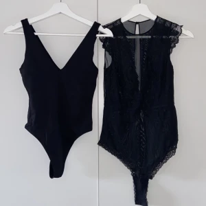 Svarta toppar  - Två svarta toppar säljs för 120 kr tillsammans. Aldrig använda. Storlek S. 