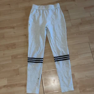 Adidas leggings  - Super fina kopior  Stl:xs men passar även s 
