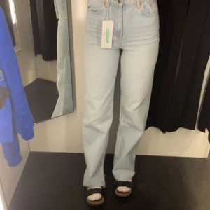 Gina tricot jeans - Säljer mina jeans ifrån gina, använt sparsamt. Pris kan diskuteras