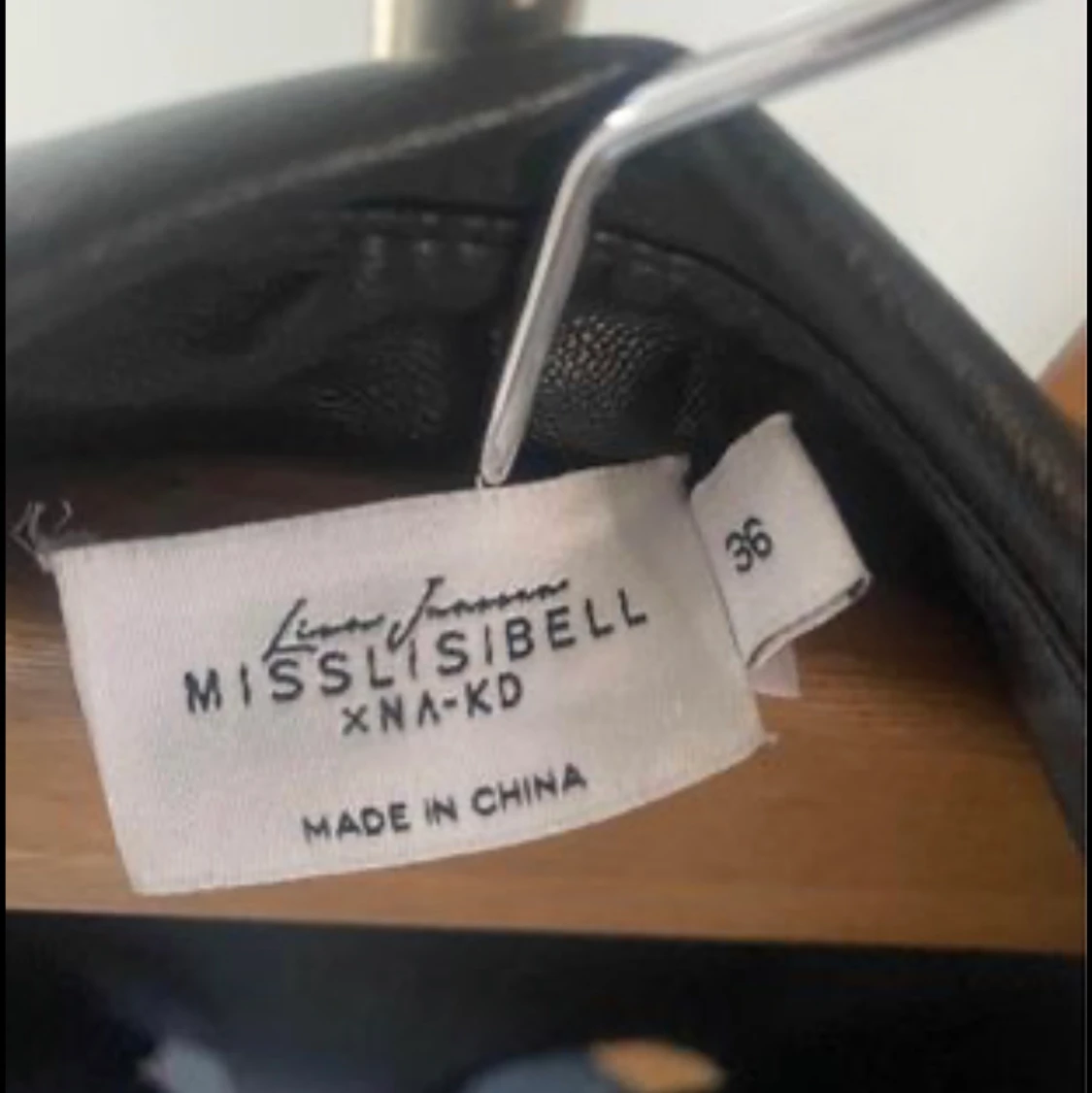 Tunnare skinnjacka/skinnskjorta  - 91