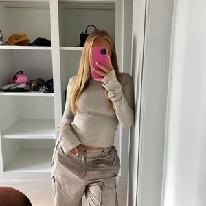 Topp - Helt ny tröja från A-DSGN med prislapp kvar! Nypris, 499kr.