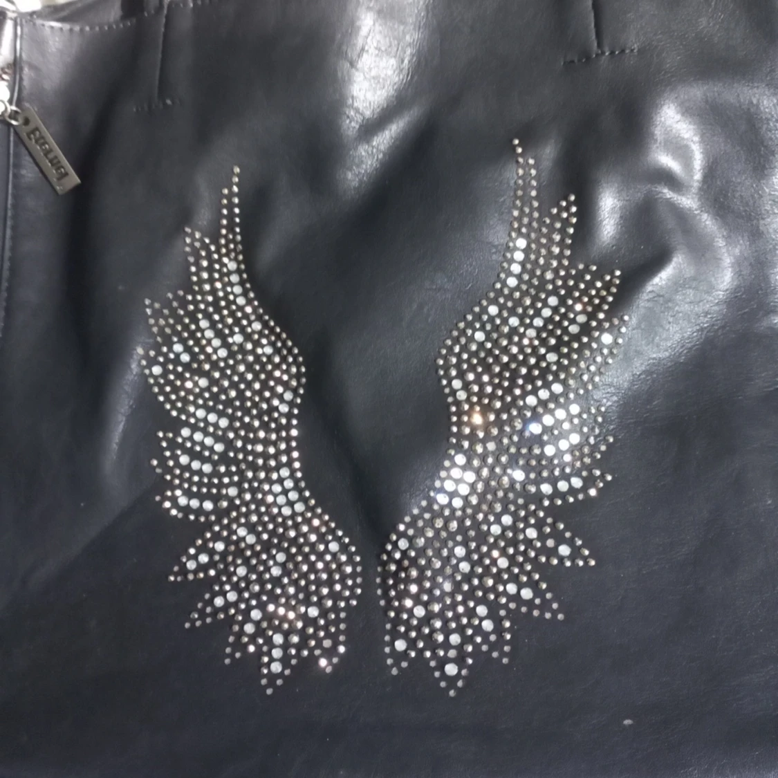 Svart handväska me rhinestone vingar - 91