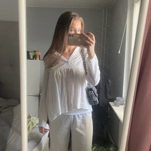 Tröja - Hör av er om ni har frågor eller funderingar💞💞