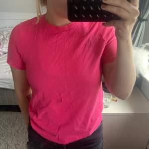 Superfin neon rosa tshirt 