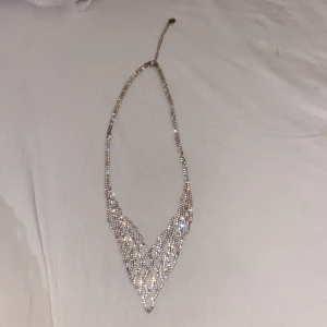 Halsband - Fint halsband från glitter 