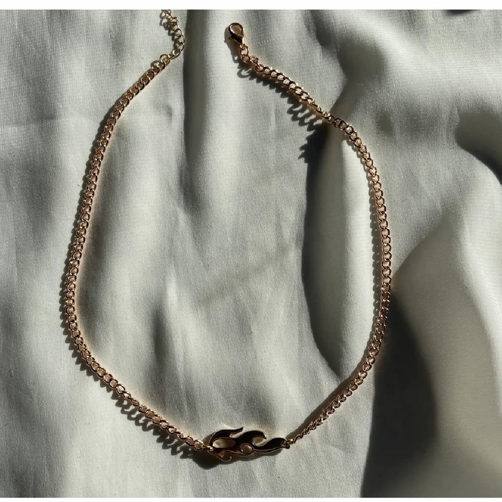 Halsband - Smycka | Plick Second Hand