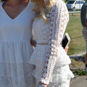 Klänning - Säljer denna fina klänning som passar perfekt till sommaren. Den är i ett jättefint tyg med stjärnor. Kvaliten är så bra. Köptes för några år sedan och går inte att få tag på🥰