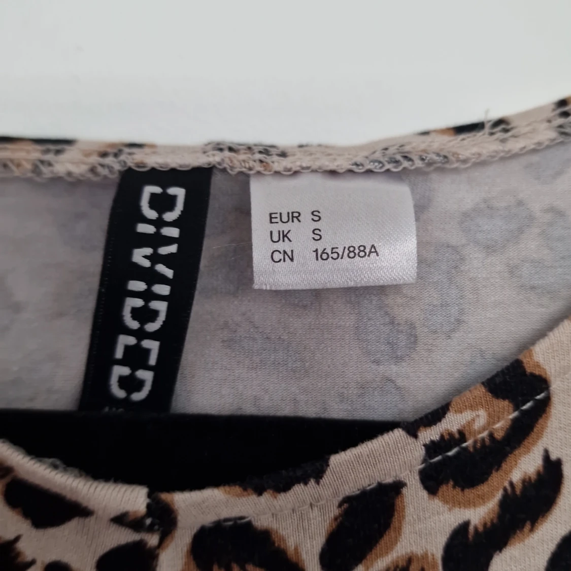 Leopardmönstrad croptop - 91