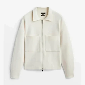 Koft/jacka ifrån Åhléns  - Köpt i våras :) aldrig andvänd bara provad 😇säljer pga andvöder ej ,inga defekter på koftan! Lånade bilder  Nypris 500kr😜