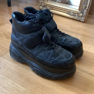 Sneakers  - Chunky sneakers  Märke: Catwalk  Storlek: 41