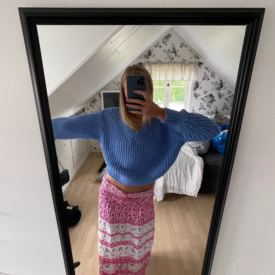 Blå stickad tröja - 90