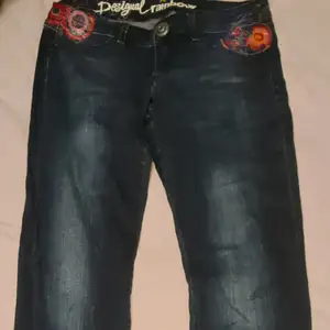 Jeans från Desigual Ii perfekt skick.