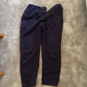 Thiger Of Sweden Linnebyxor - Säljer ett par thiger of Sweden linnebyxor blåa. Storlek 50 Nypris: 1600 kr Pris: 700 kr