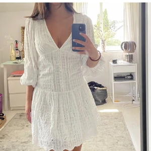 Student klänning - Säljer denna jättefina klänningen pga att jag hittade en annan❤️ jättefin och i bra skick!